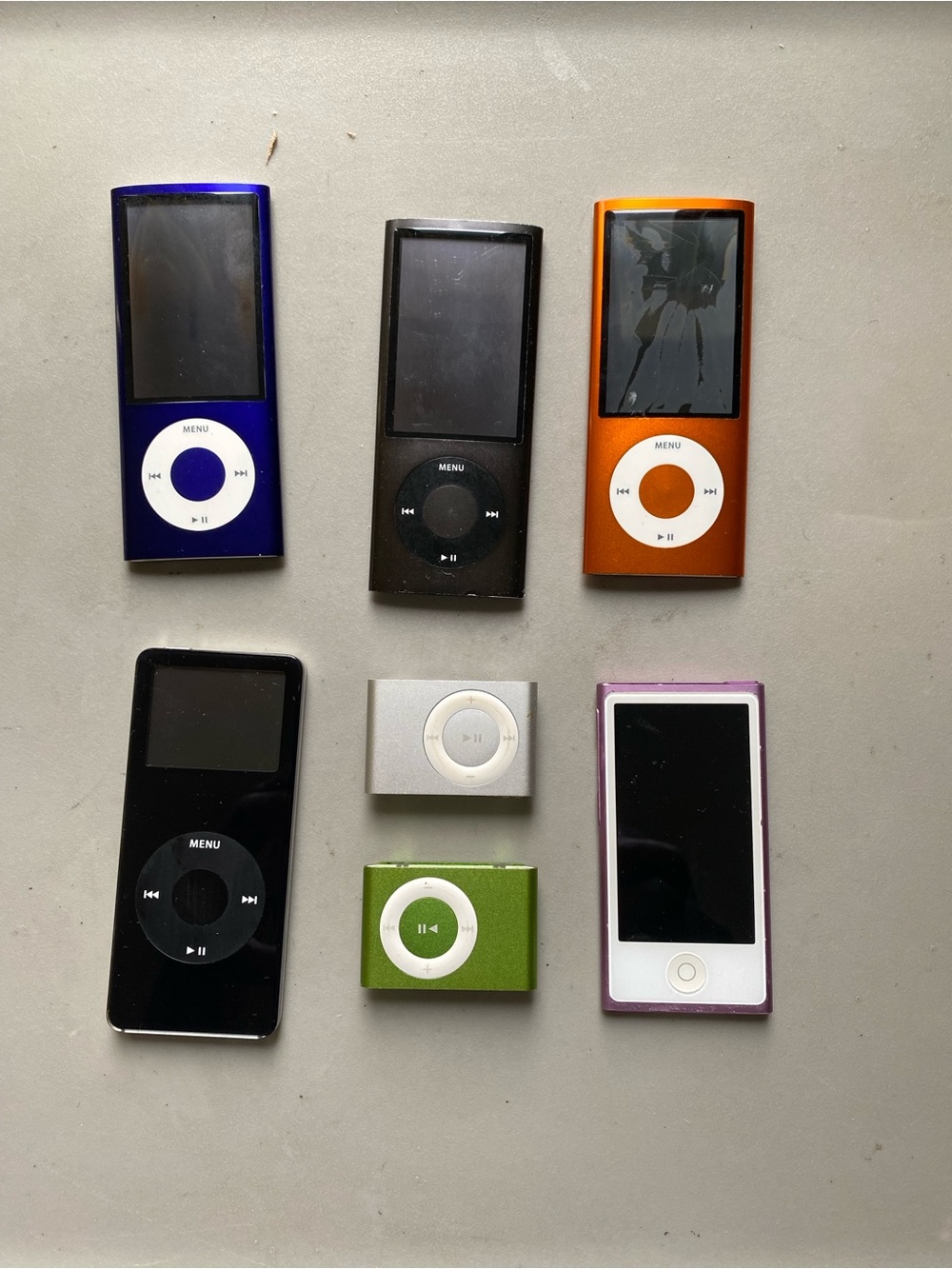 7 Apple iPods (Parts/Repair)
